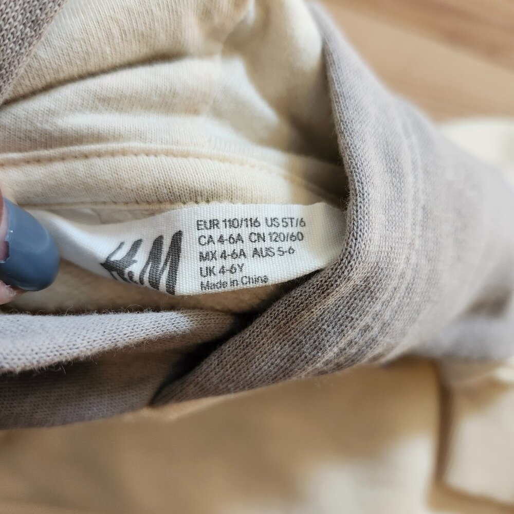 Bundle of 4 hoodies for boys - Picture 9 of 12